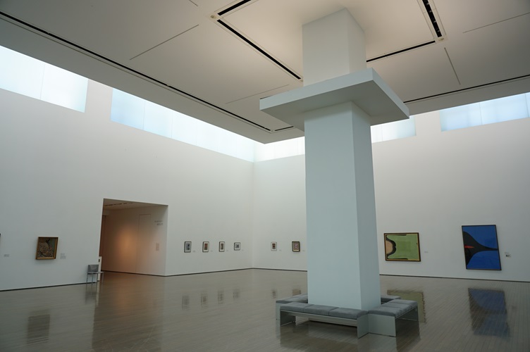 展示室3「新収蔵作品紹介①鶴岡政男」会場風景