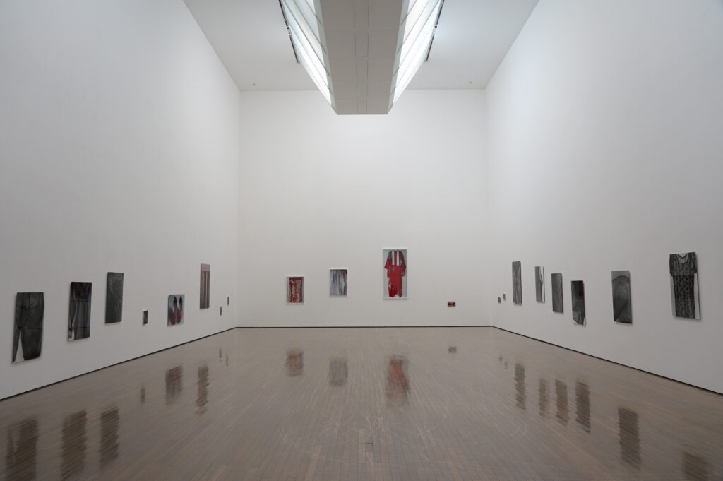 展示室5「新収蔵作品紹介②石内都」会場風景