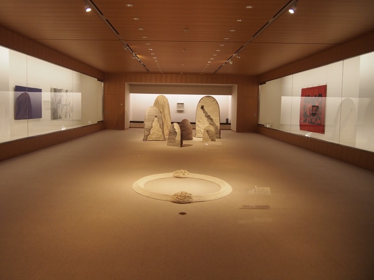 コレクション展示「ファイバーワークの世界」過去の参考展示風景